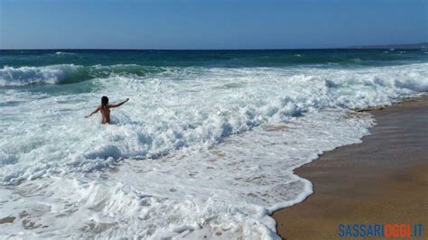 spiaggia nudisti sesso|Video spiaggia